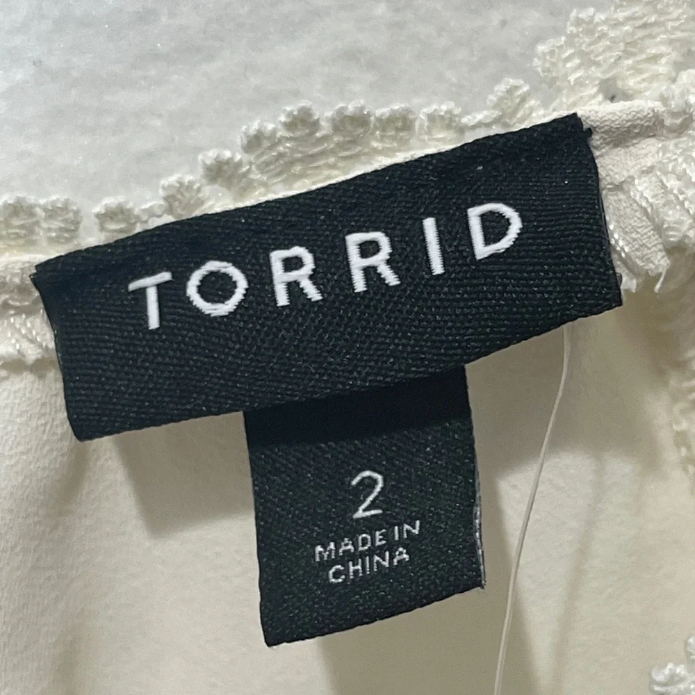 Torrid Pristine Ivory Georgette Lace Mix Sleeve Top Size 18-20 2X Romantic NWT